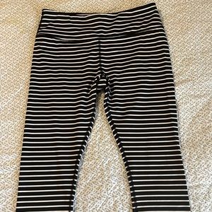 Women’s striped crop tights